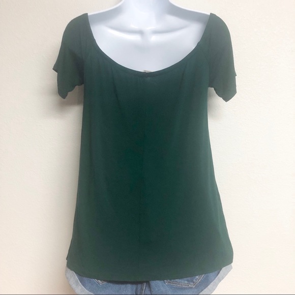 Green off shoulder Top - Picture 3 of 4